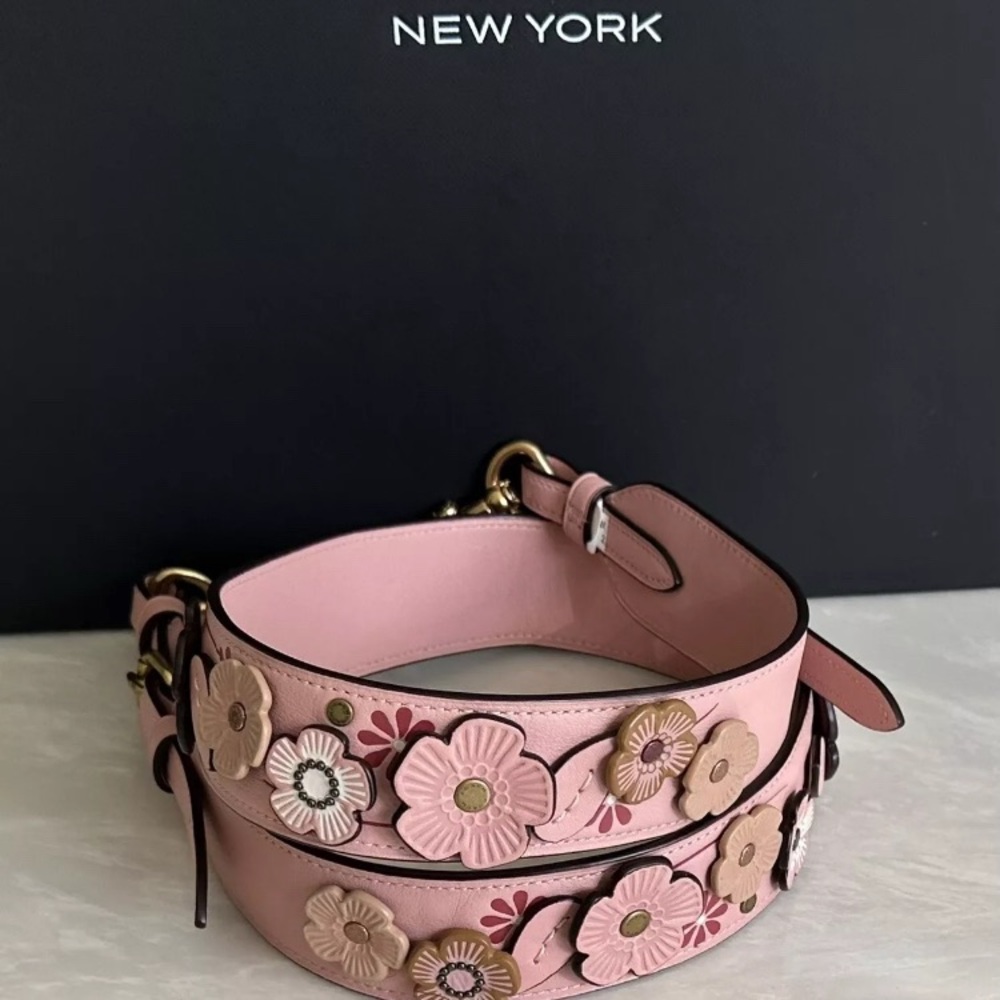 HELP ME FIND A COACH TEA ROSE APPLIQUE PEONY PINK LEATHER NOVELTY STRAP 22887 - Picture 3 of 7